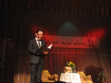 Prireditev ob Slovenskem kulturnem prazniku Pusti peti moj´ga slavca! v izvedbi Rajka Stuparja 1